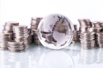 The U.S. dollar holds tight at the $100 mark, and the Bank of England’s interest